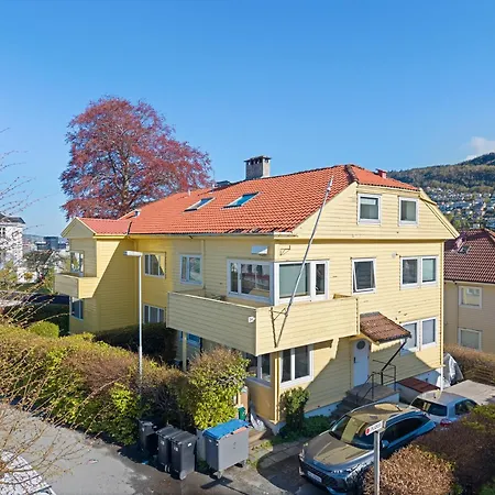 Mountain Views - Sun Terrace - Close To Facilities Apartman